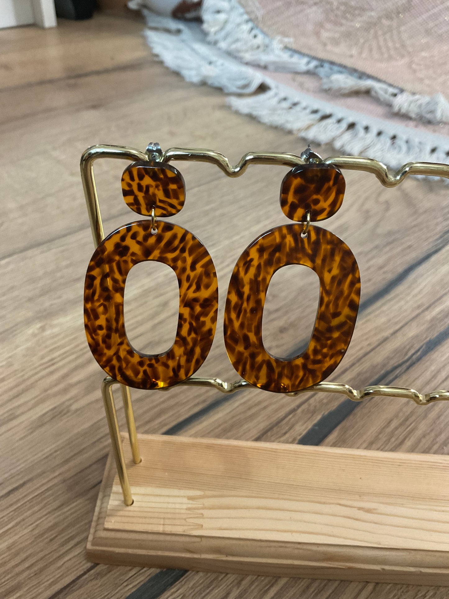 Les boucles d’oreilles « Flora »