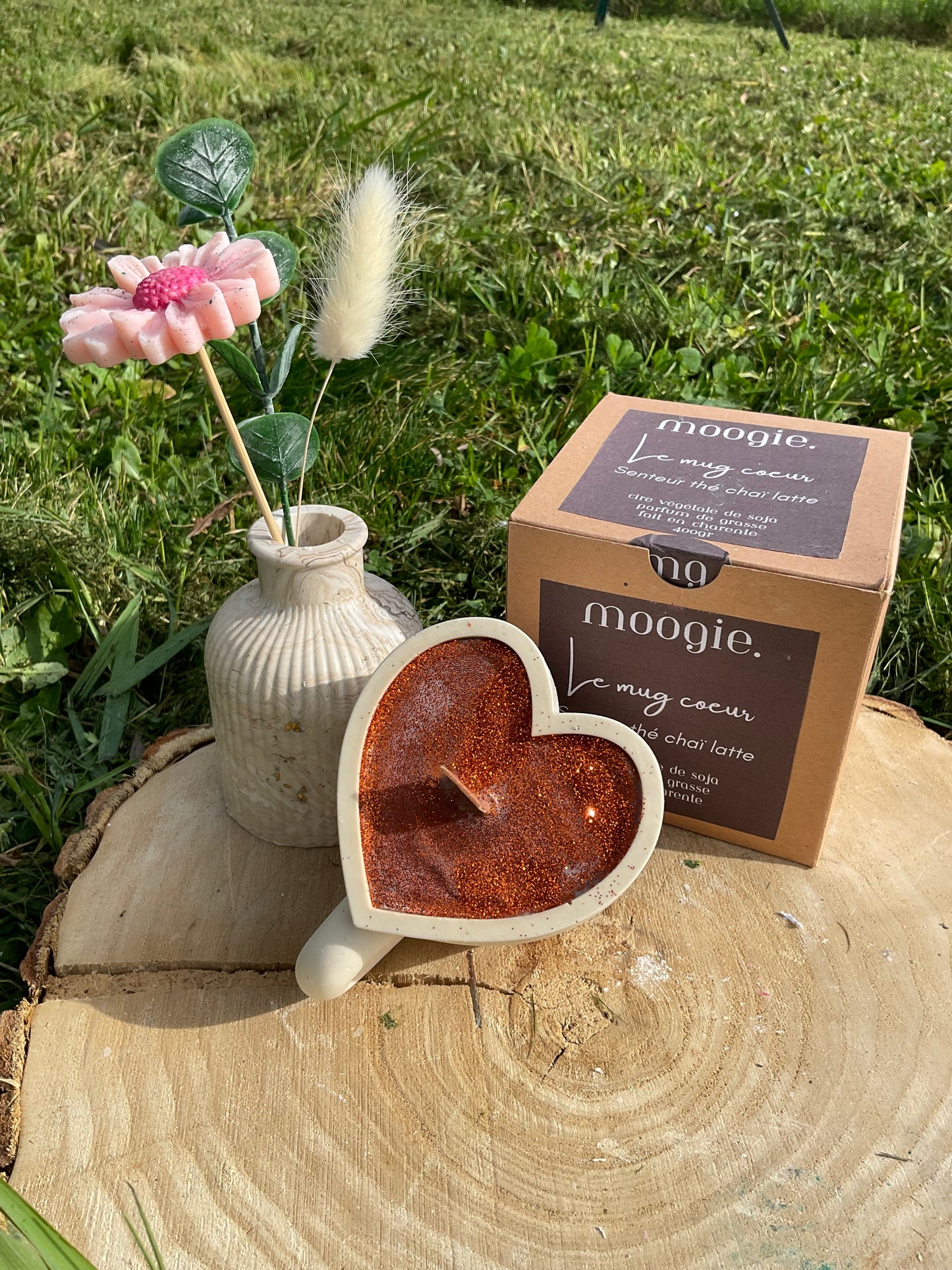 La bougie mug cœur « pot fait main » - Thé Chaï latte