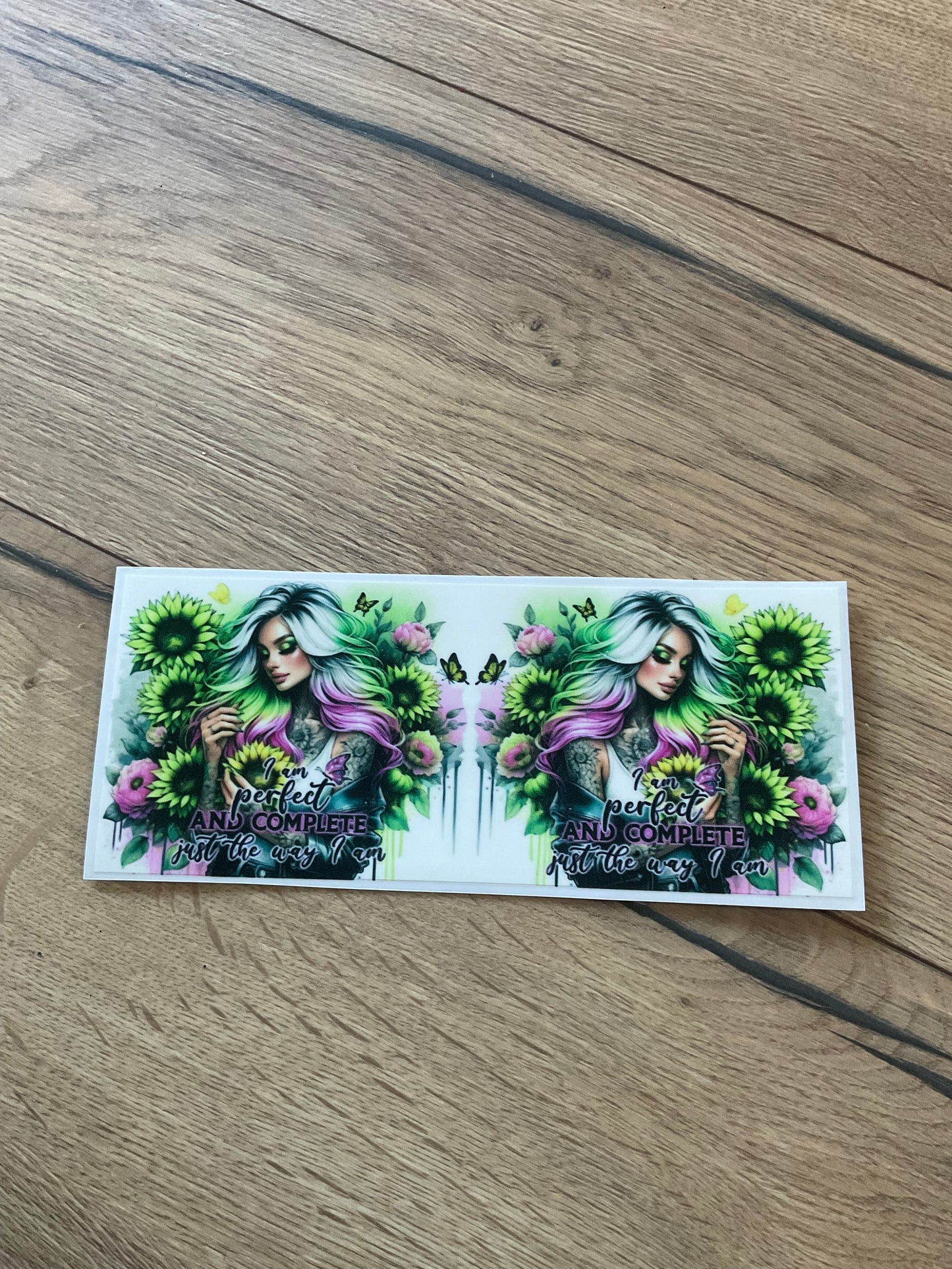 Tous les autocollants tatoo girl
